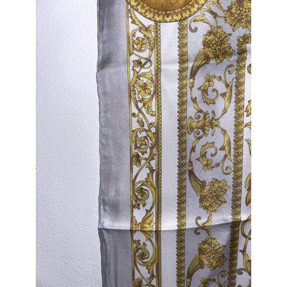 Vintage Italian Silk Scarf Gray With Gold Medallions Approx. 21”x21” - Picture 4 of 4